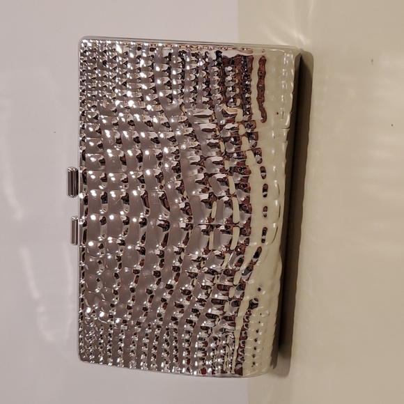 Trouve Handbags - Trouve•Silver metal clutch crossbody•snap shut•ridge pattern•EUC